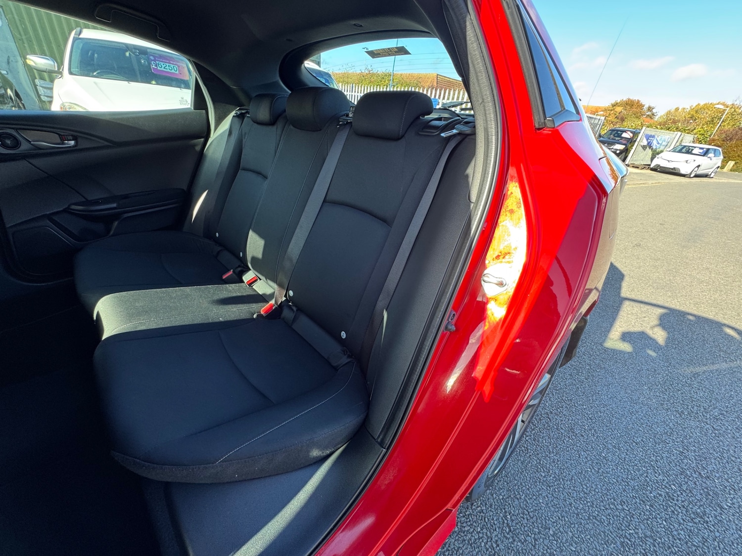 Used Honda Civic 2019 for sale - 76365001: Photo 11