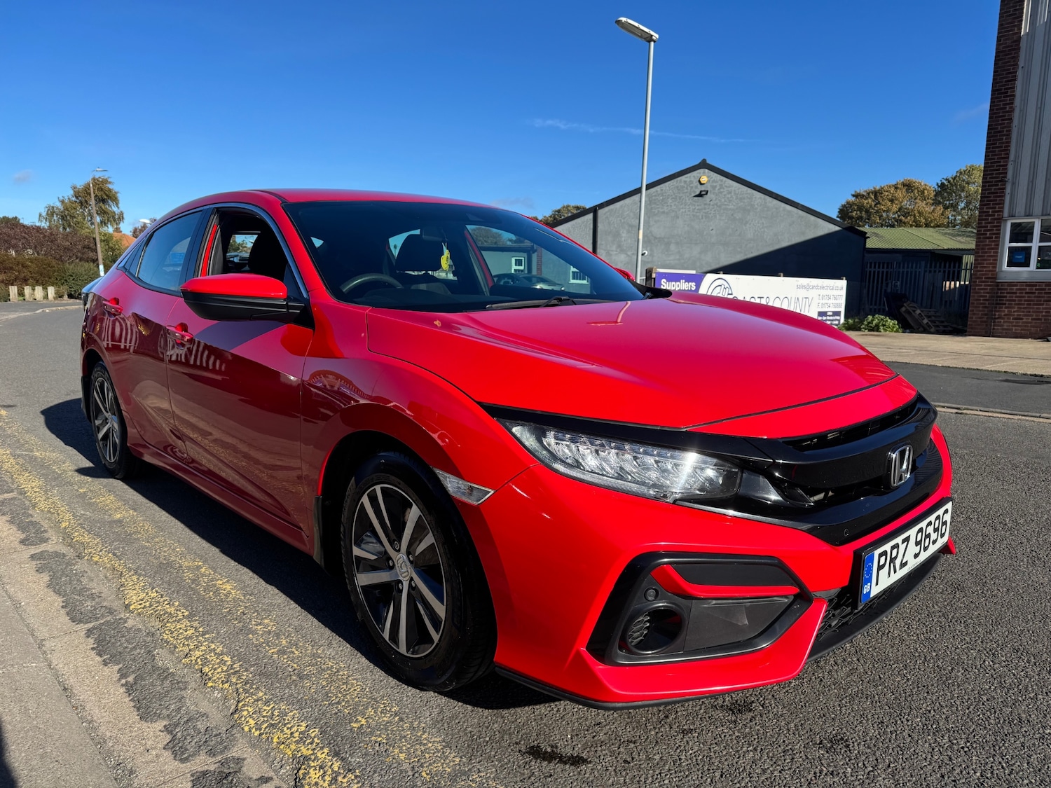 Used Honda Civic 2019 for sale - 76365001: Photo 2