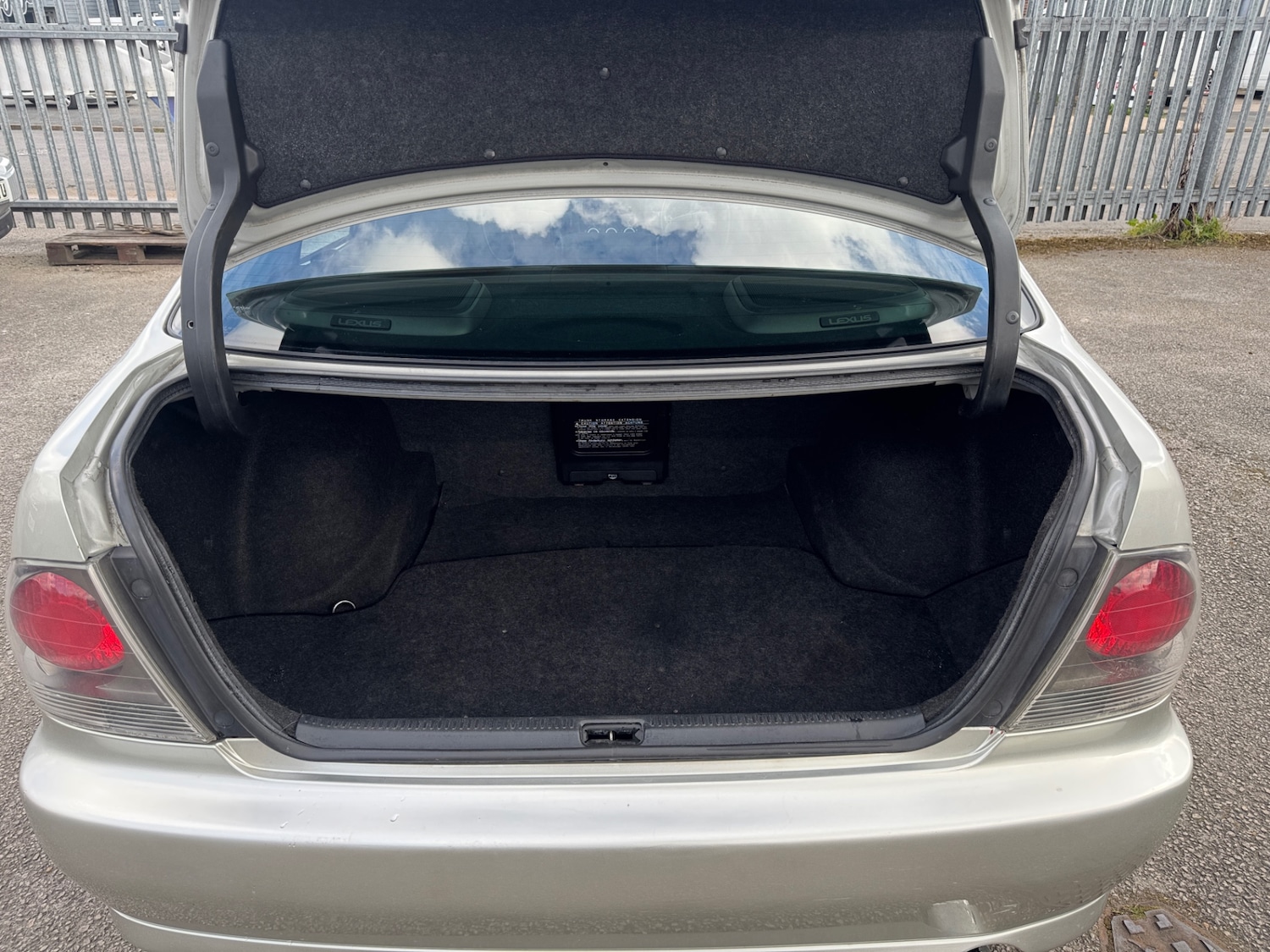 Used Lexus IS 2004 for sale - 78079410: Photo 16