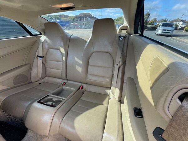 Used Mercedes-Benz E-Class 2010 for sale - 74656010: Photo 11