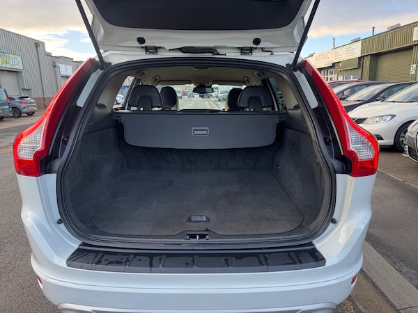 Used Volvo XC60 2011 for sale - 76181455: Photo 15