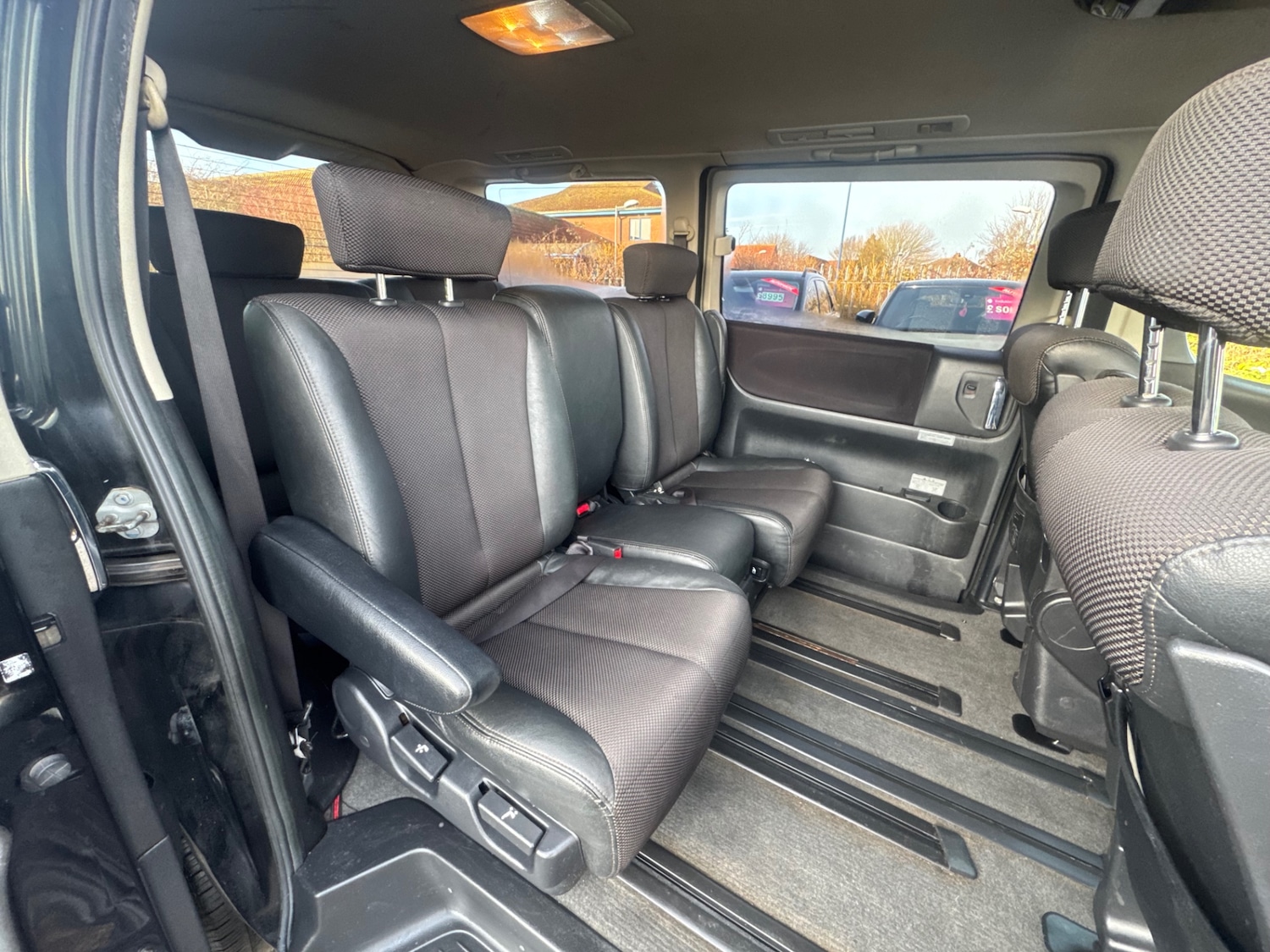 Used Nissan Elgrand 2020 for sale - 77363780: Photo 11