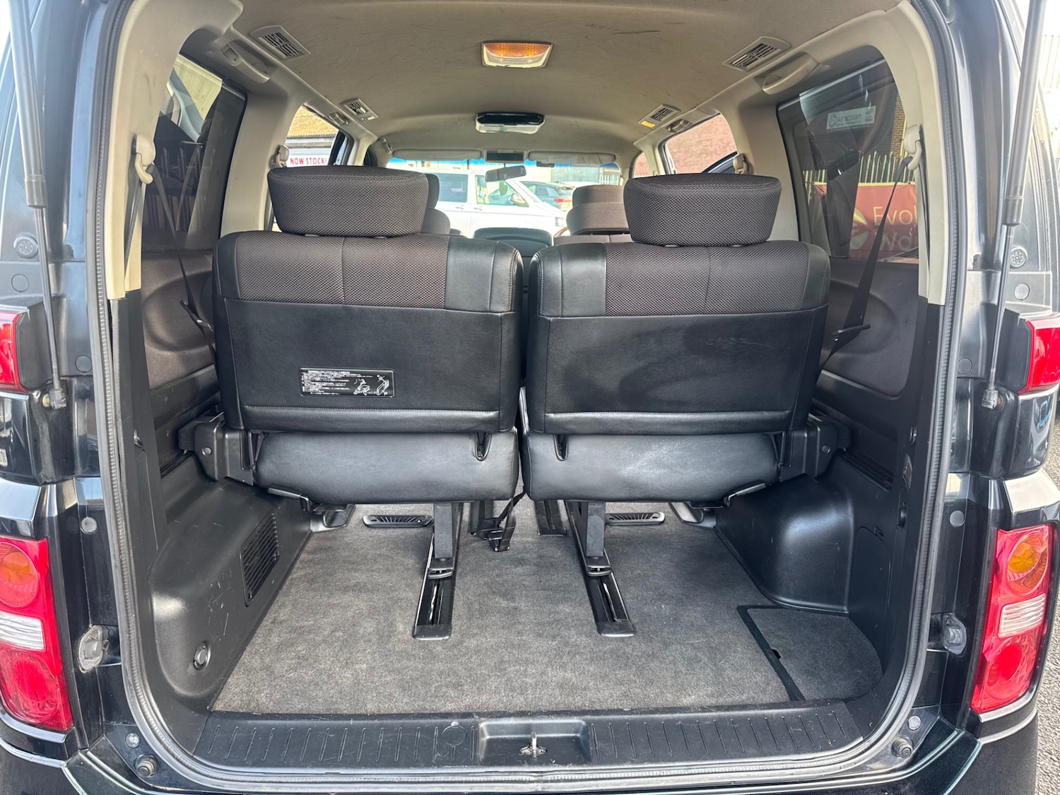 Used Nissan Elgrand 2020 for sale - 77363780: Photo 16