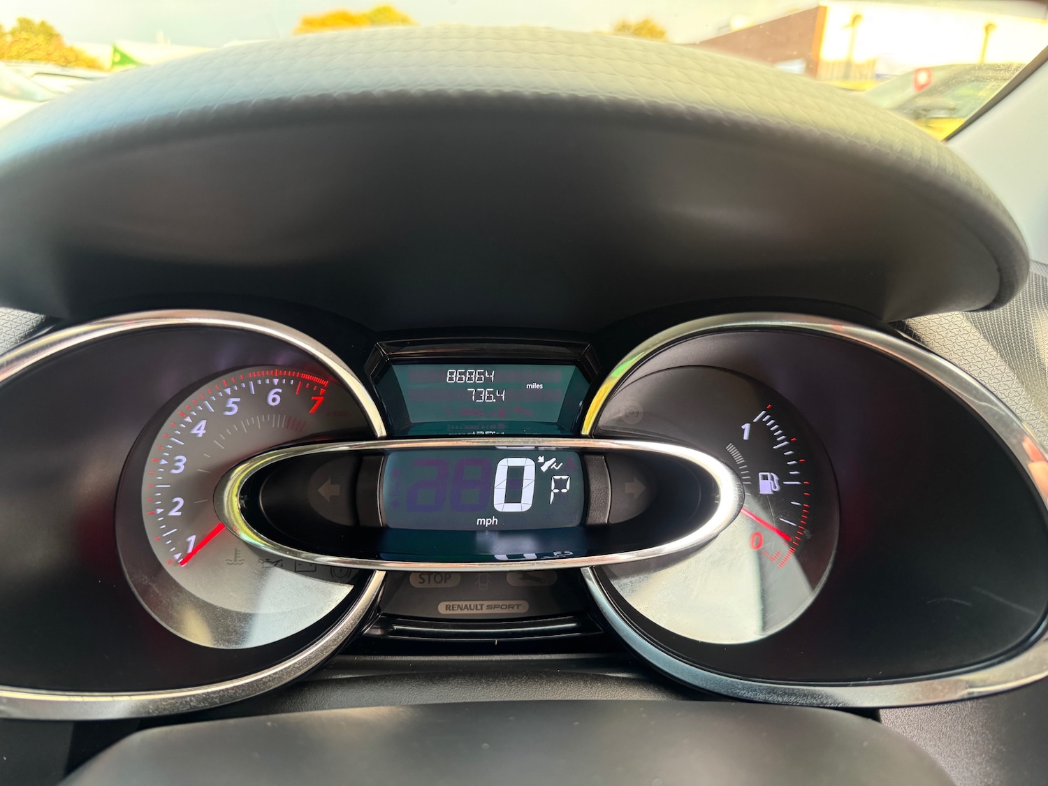 Used Renault Clio 2013 for sale - 76330369: Photo 11