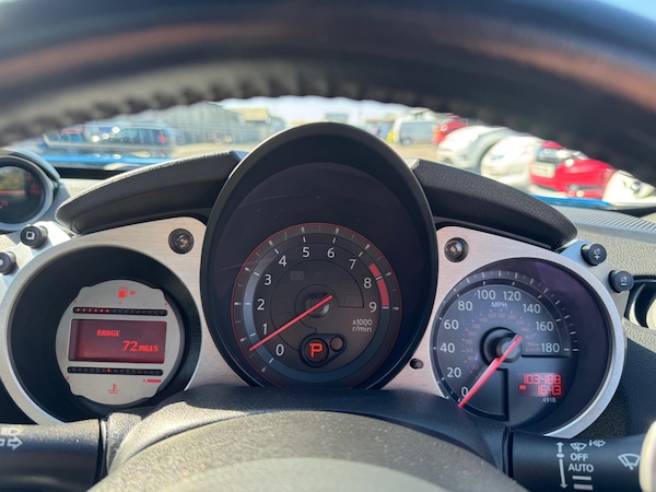 Used Nissan 370 Z 2010 for sale - 75369811: Photo 11