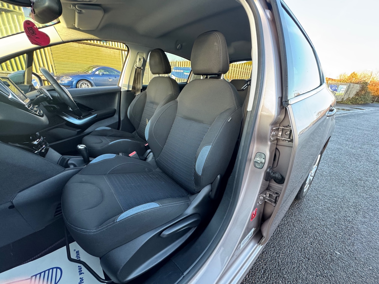 Used Peugeot 208 2012 for sale - 76818045: Photo 11