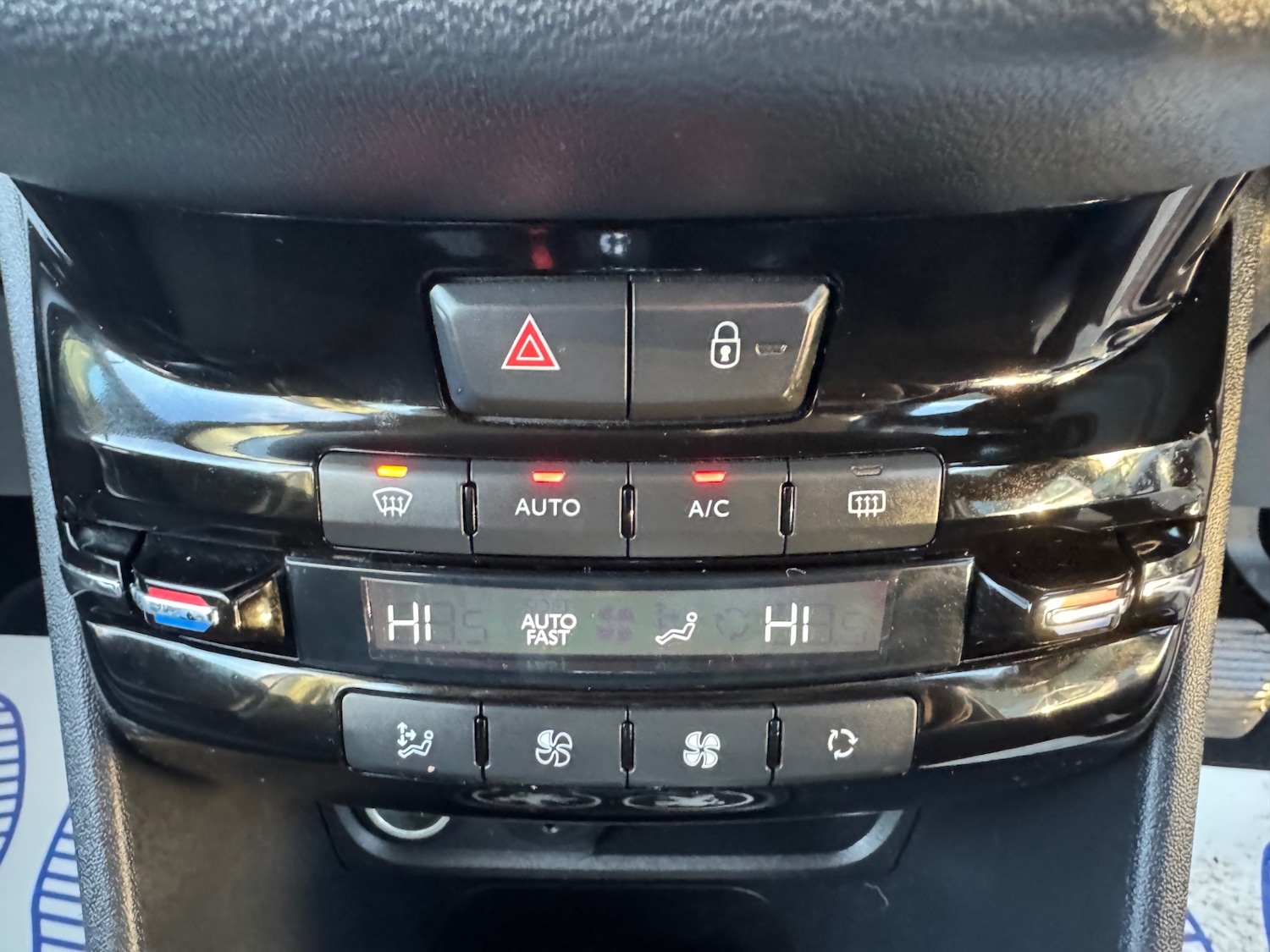 Used Peugeot 208 2012 for sale - 76818045: Photo 18