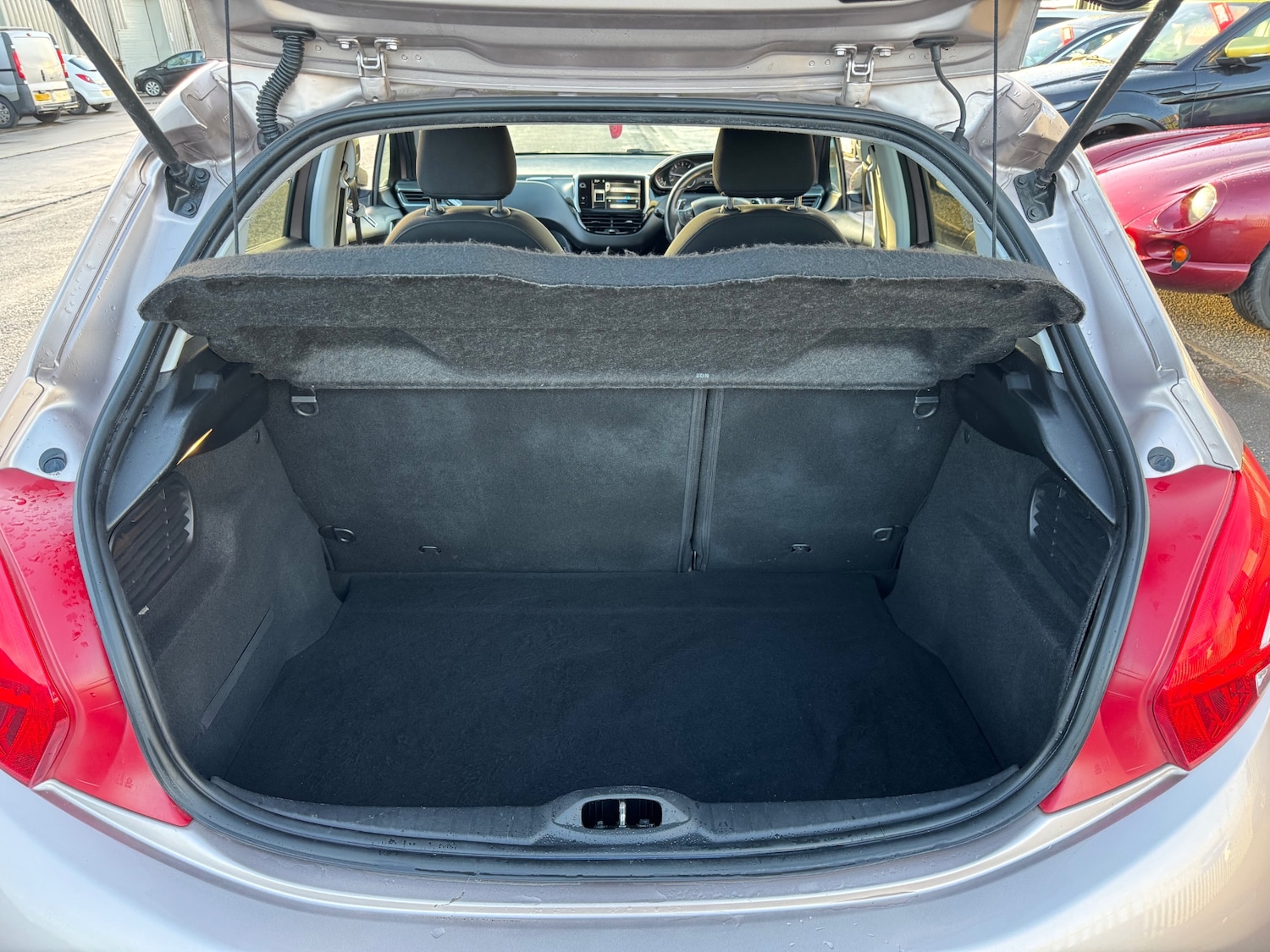 Used Peugeot 208 2012 for sale - 76818045: Photo 20