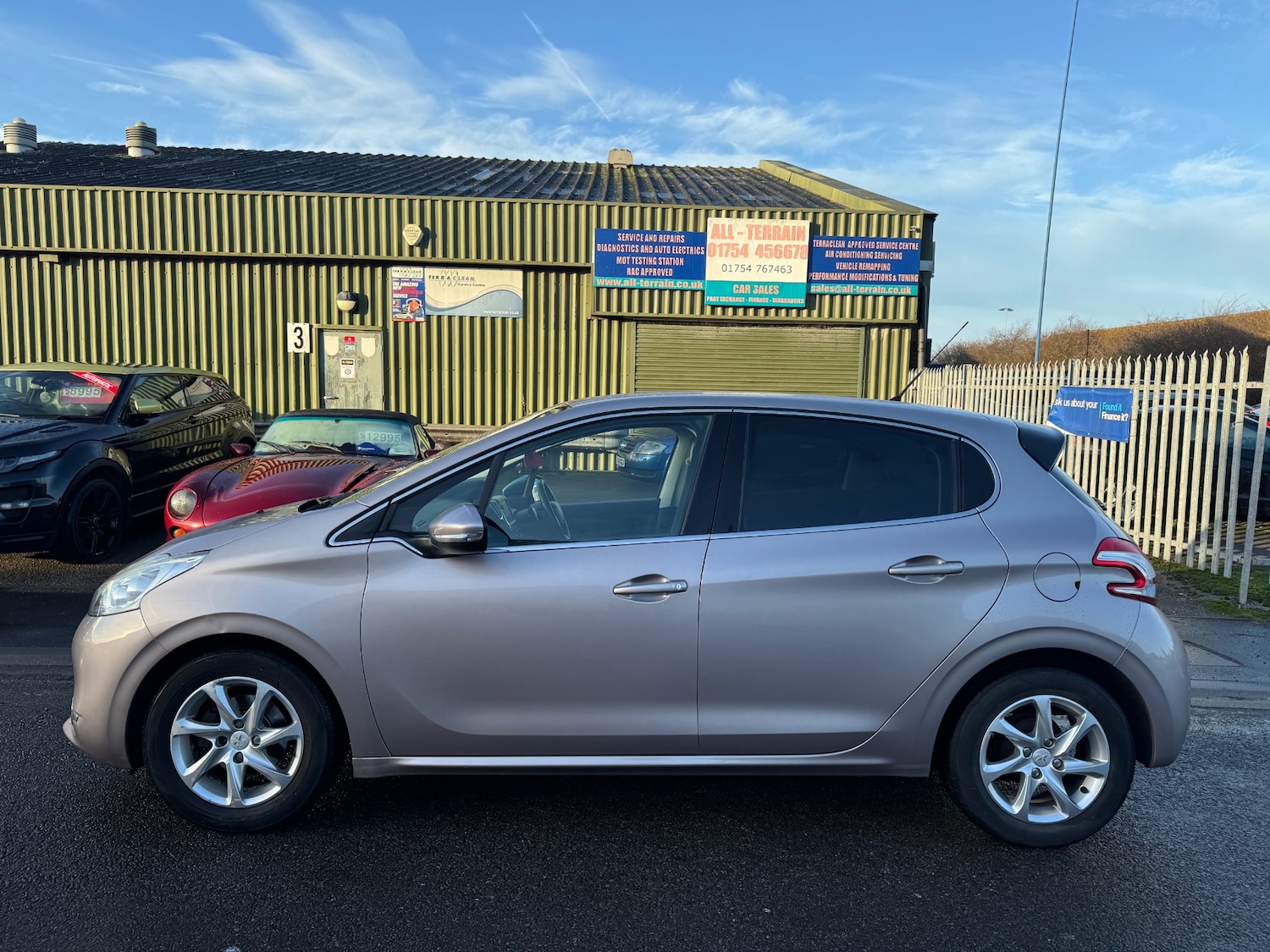 Used Peugeot 208 2012 for sale - 76818045: Photo 4