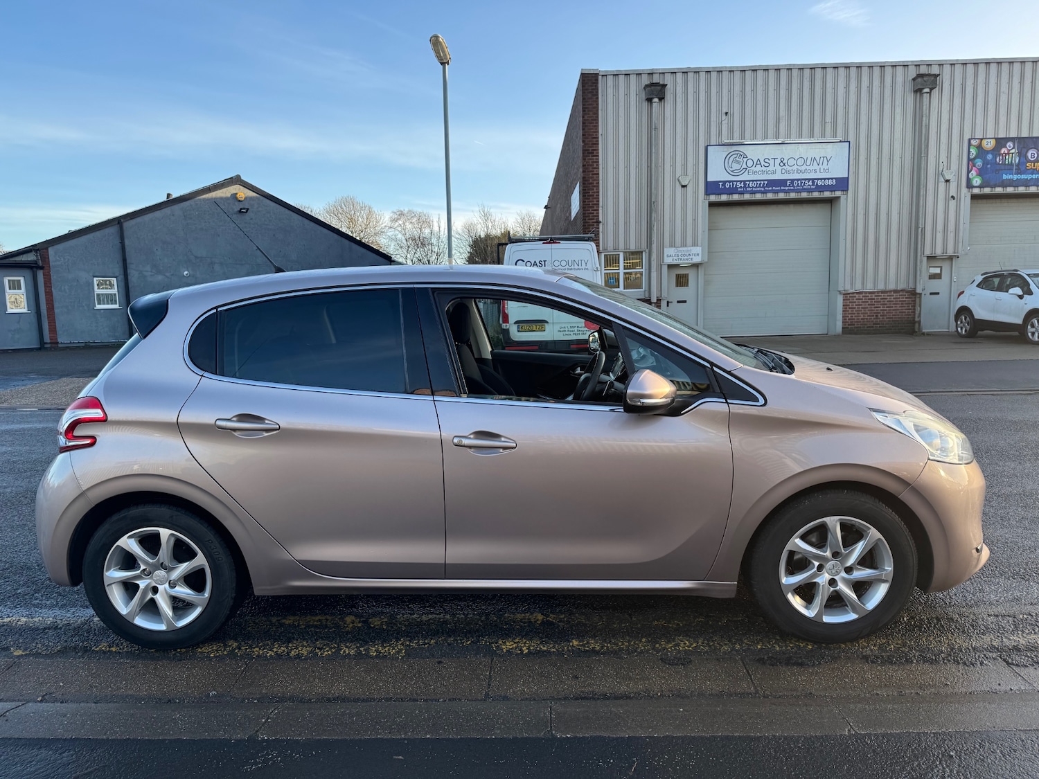 Used Peugeot 208 2012 for sale - 76818045: Photo 5
