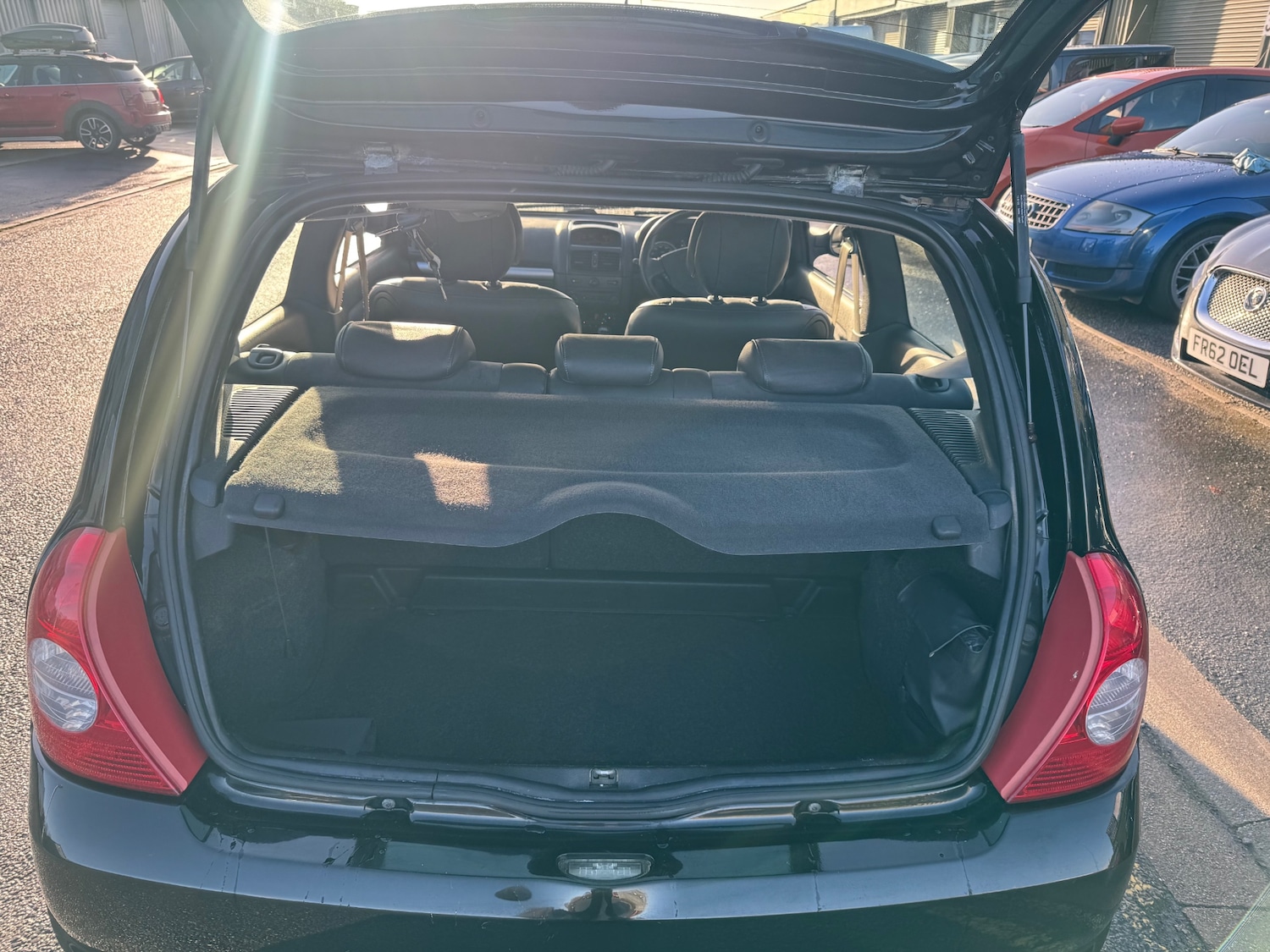 Used Renault Clio 2005 for sale - 76791346: Photo 24