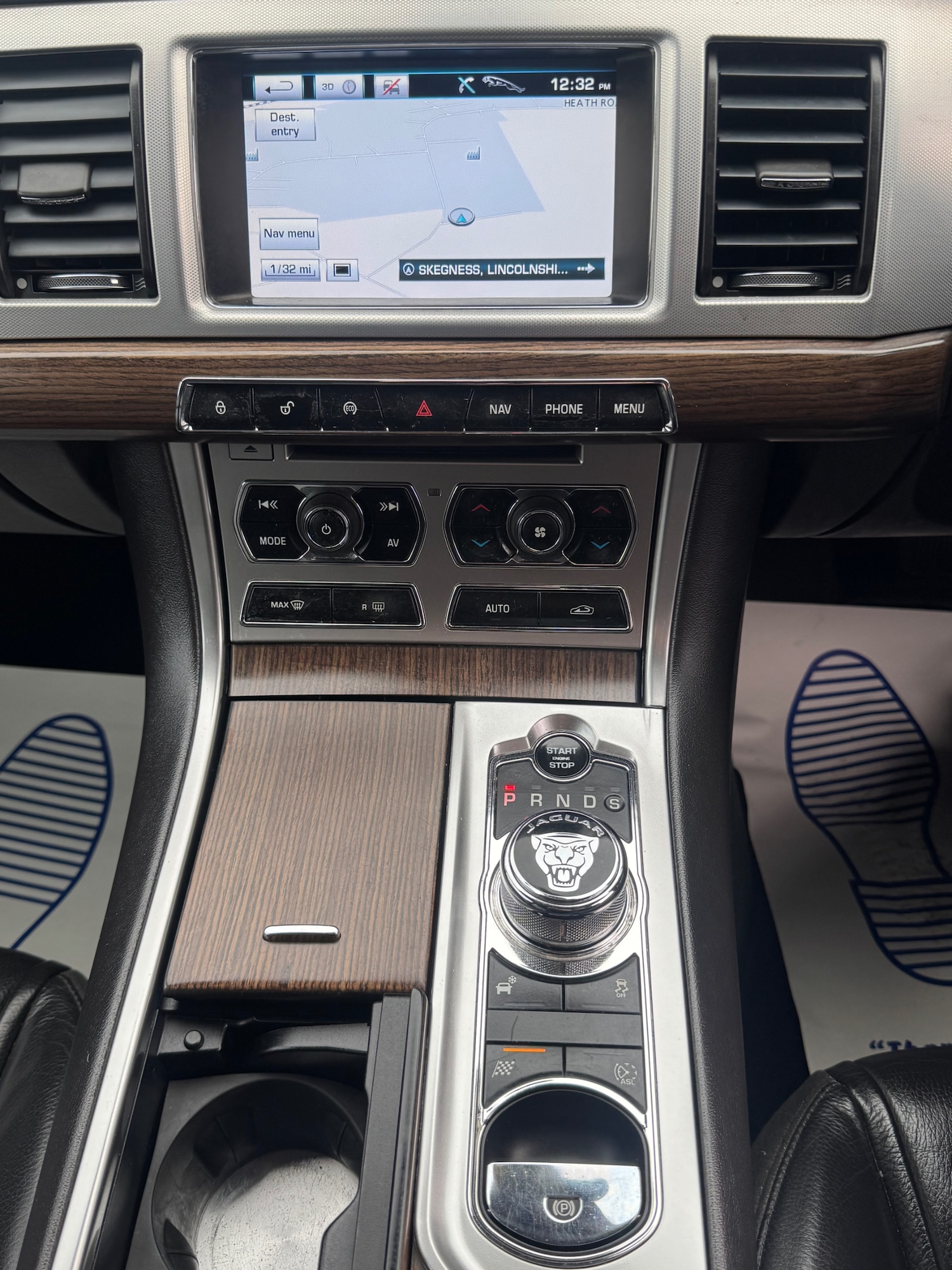 Used Jaguar XF 2013 for sale - 76817952: Photo 15