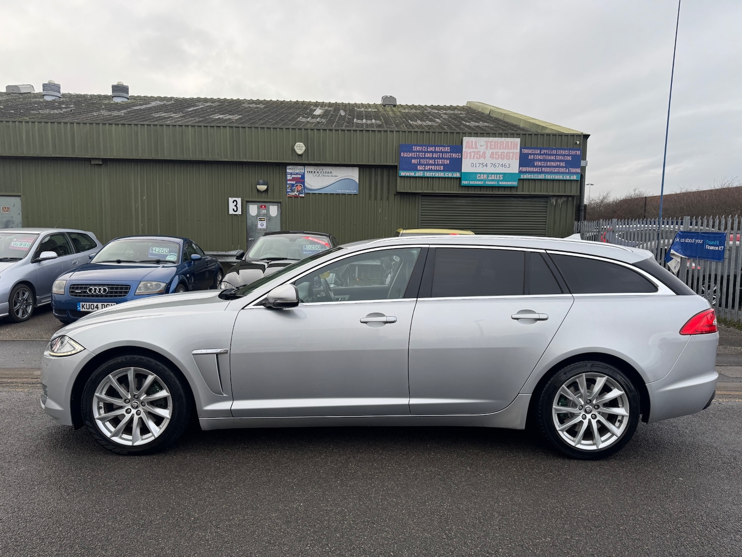 Used Jaguar XF 2013 for sale - 76817952: Photo 4