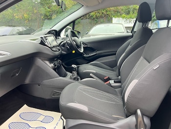 Used Peugeot 208 2014 for sale - 75608210: Photo