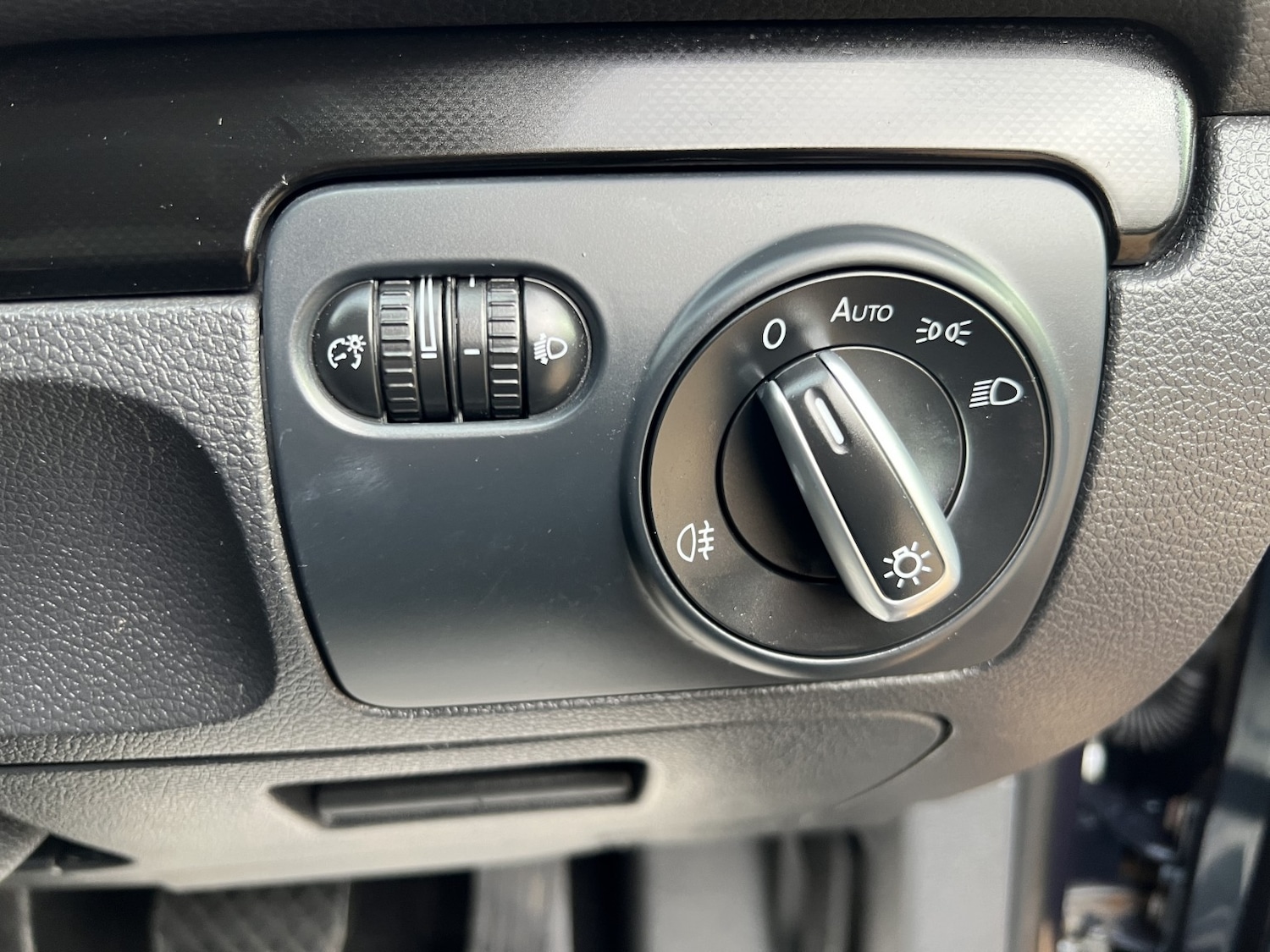 Used Volkswagen Golf 2010 for sale - 77028026: Photo 25