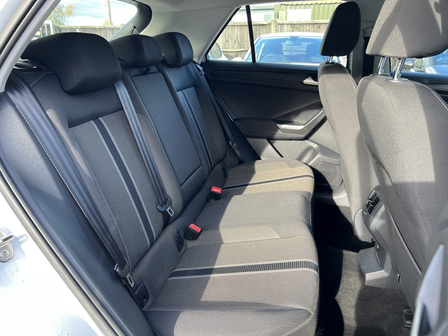 Used Volkswagen T-Roc 2018 for sale - 76407613: Photo 13