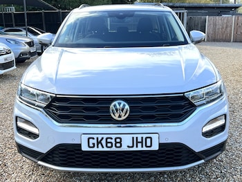 Used Volkswagen T-Roc 2018 for sale - 76407613: Photo