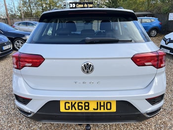 Used Volkswagen T-Roc 2018 for sale - 76407613: Photo