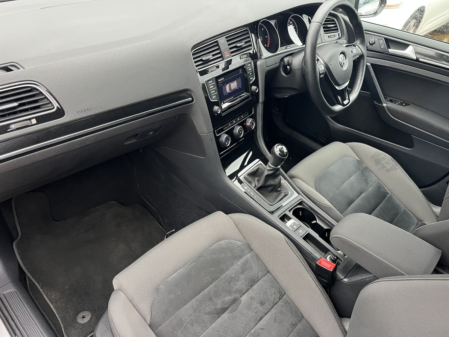 Used Volkswagen Golf 2014 for sale - 77314141: Photo 3