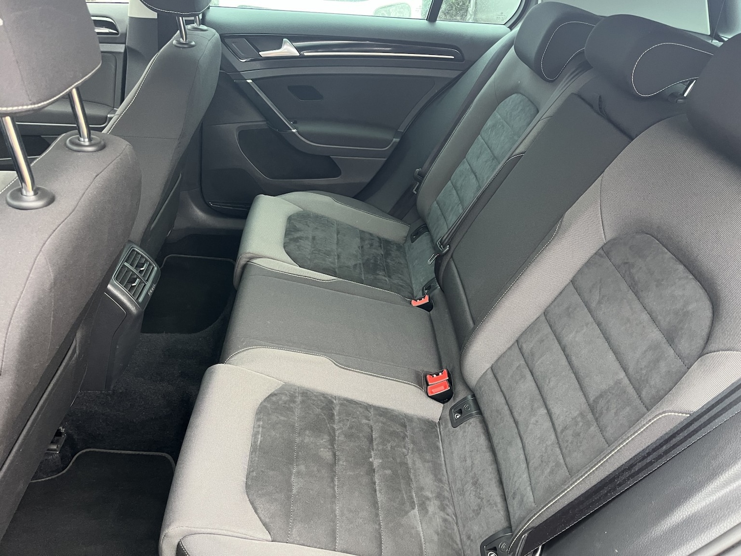 Used Volkswagen Golf 2014 for sale - 77314141: Photo 4