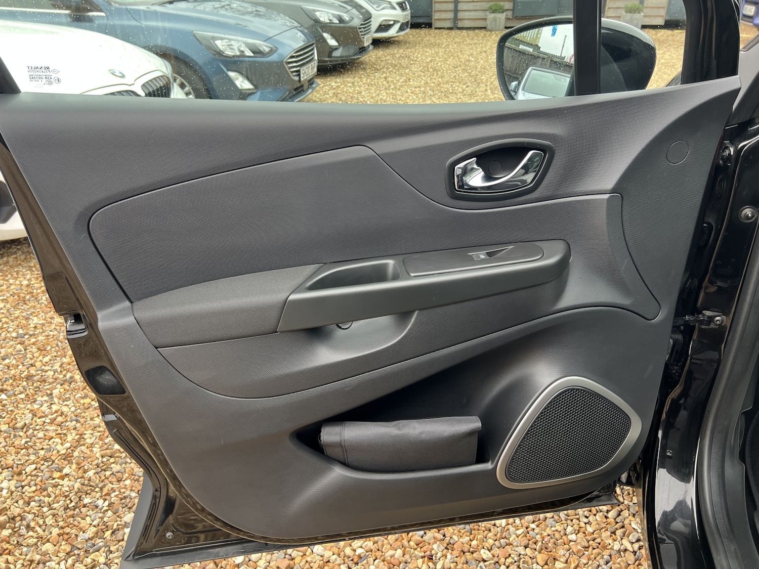 Used Renault Captur 2014 for sale - 77632476: Photo 24