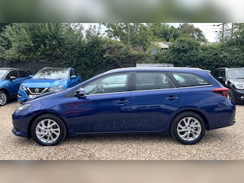 Used Toyota Auris 2017 for sale - 79404414: Photo