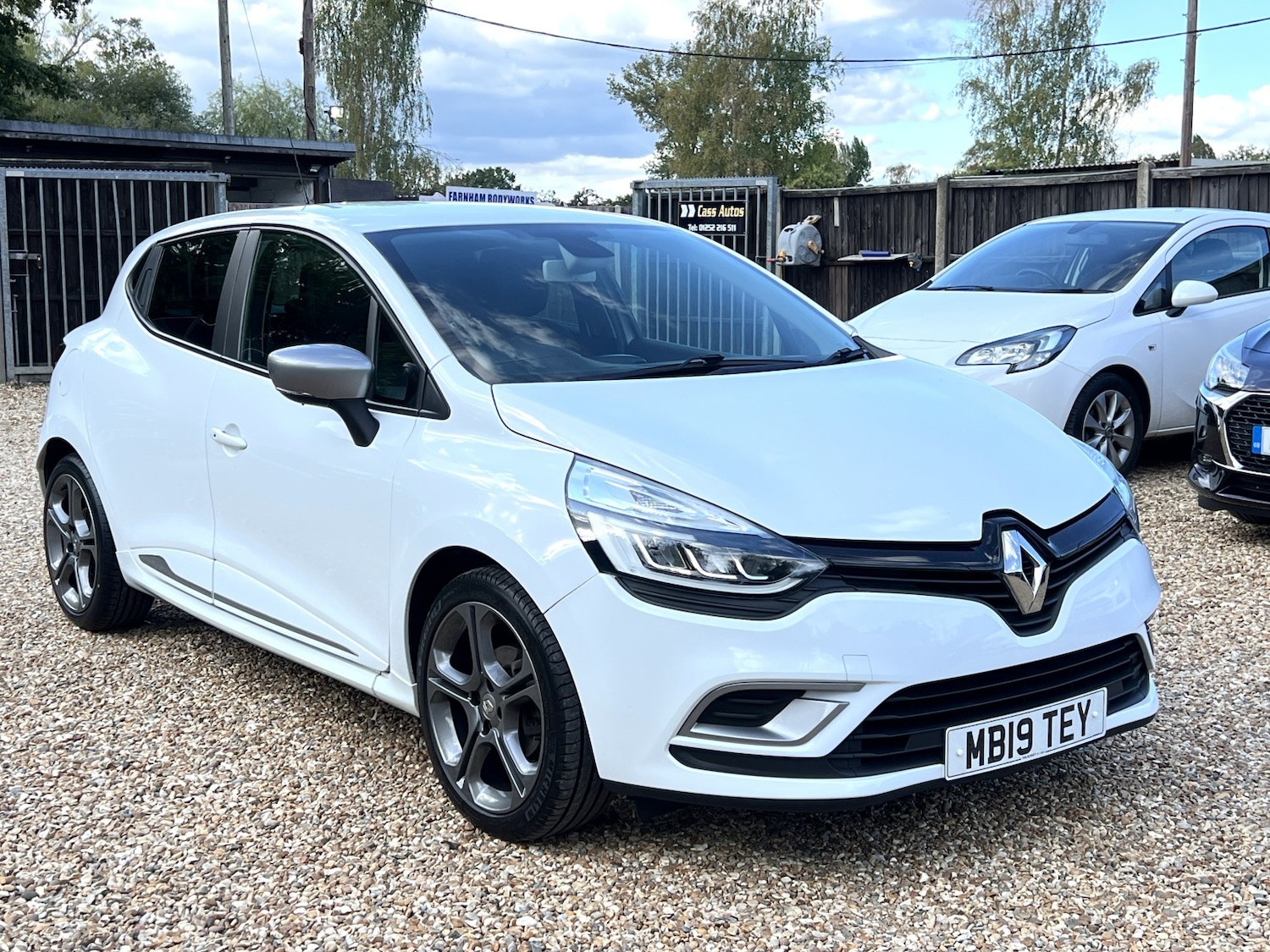 Used Renault Clio 2019 for sale - 76107438: Photo 1