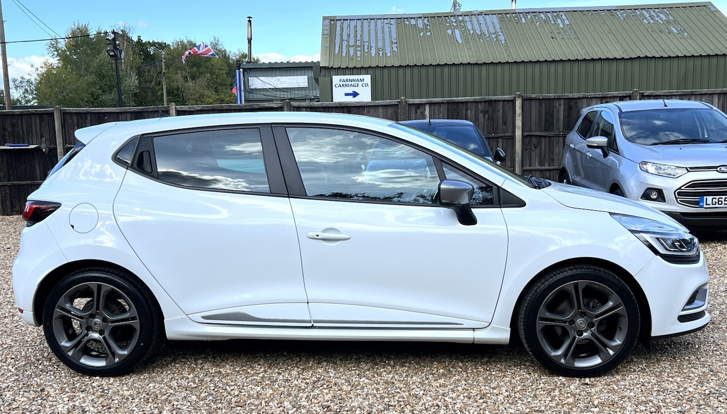 Used Renault Clio 2019 for sale - 76107438: Photo 2