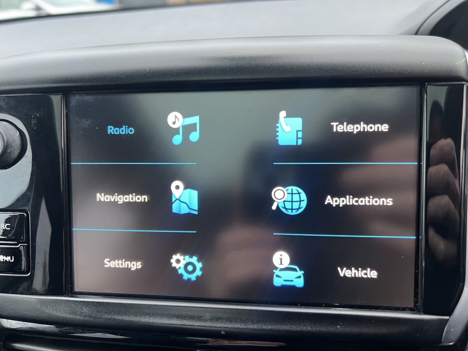 Used Peugeot 2008 2018 for sale - 76837064: Photo 28