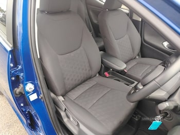 Used Toyota Yaris 2026 for sale - 79349946: Photo