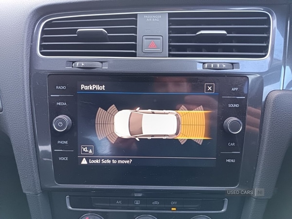 Used Volkswagen Golf 2017 for sale - 77192740: Photo 2