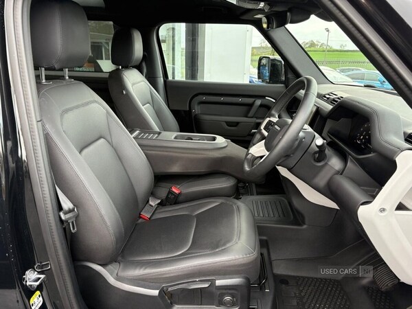 Used Land Rover Defender 2025 for sale - 76419508: Photo 15