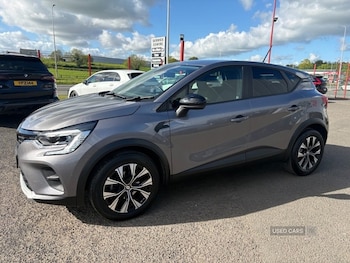 Used Renault Captur 2024 for sale - 78602488: Photo