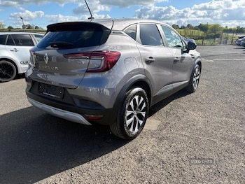 Used Renault Captur 2024 for sale - 78602488: Photo