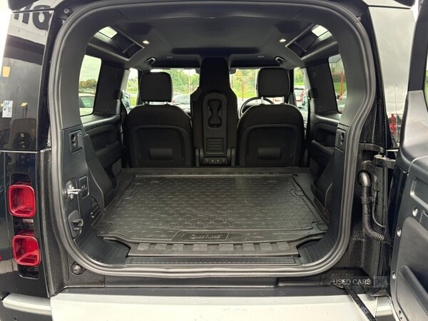 Used Land Rover Defender 2025 for sale - 76500388: Photo 31