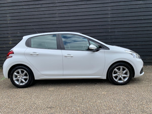 Used Peugeot 208 2017 for sale - 75406458: Photo 14