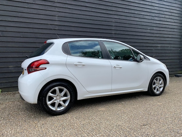 Used Peugeot 208 2017 for sale - 75406458: Photo 16