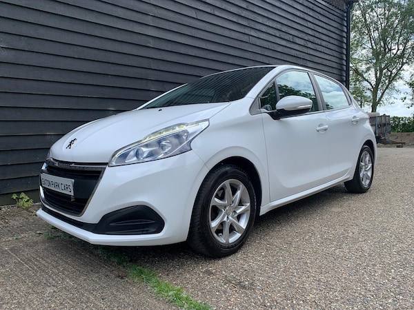 Used Peugeot 208 2017 for sale - 75406458: Photo 1