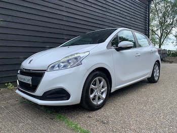 Used Peugeot 208 2017 for sale - 75406458: Photo