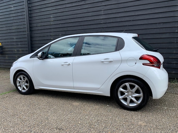 Used Peugeot 208 2017 for sale - 75406458: Photo 8