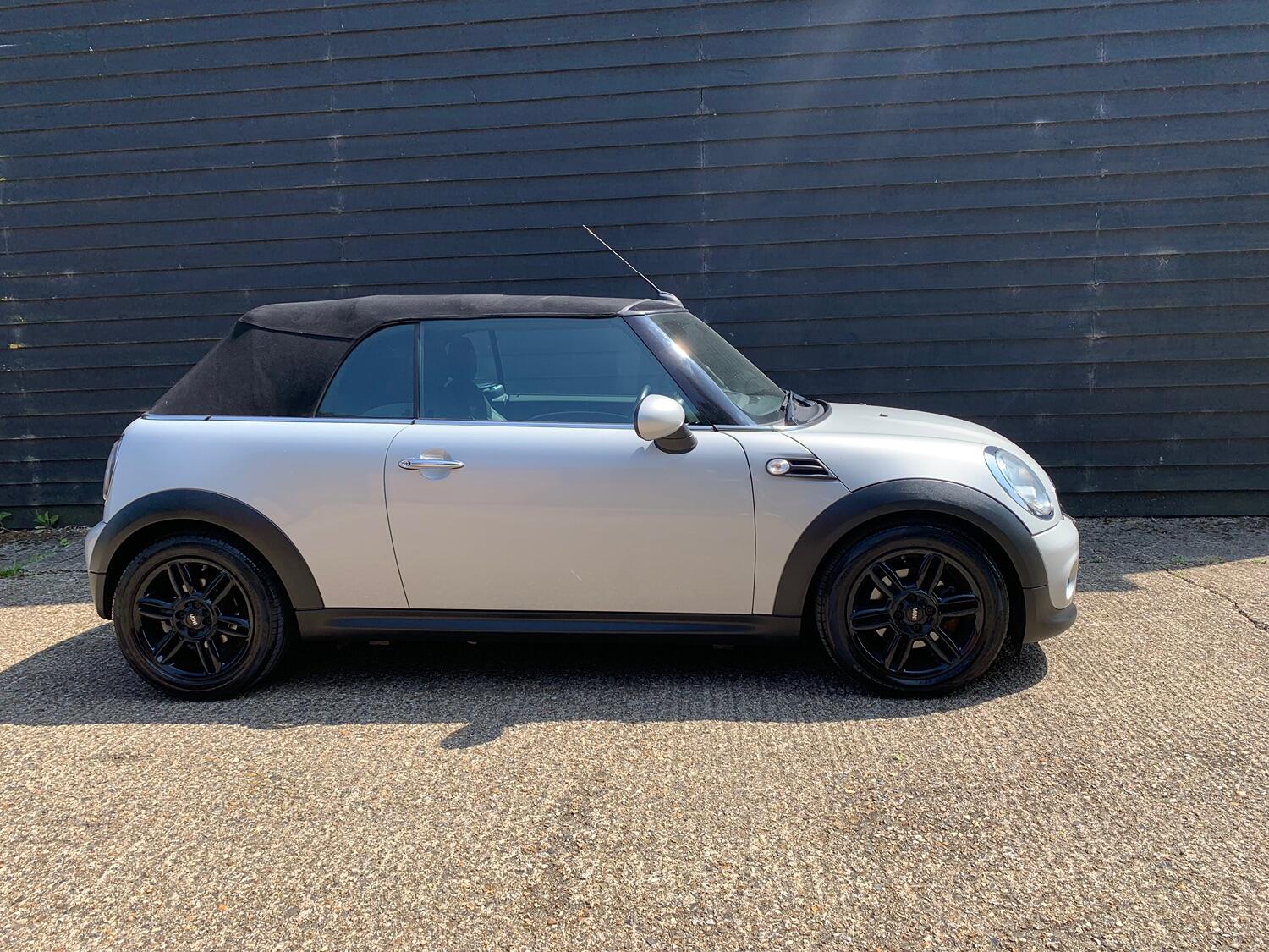 Used MINI Convertible 2015 for sale - 76793621: Photo 3