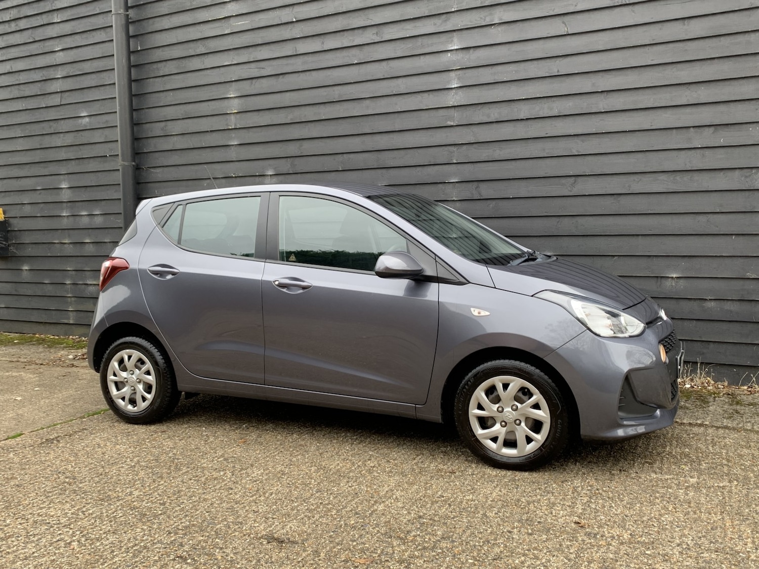Used Hyundai i10 2018 for sale - 76246147: Photo 12