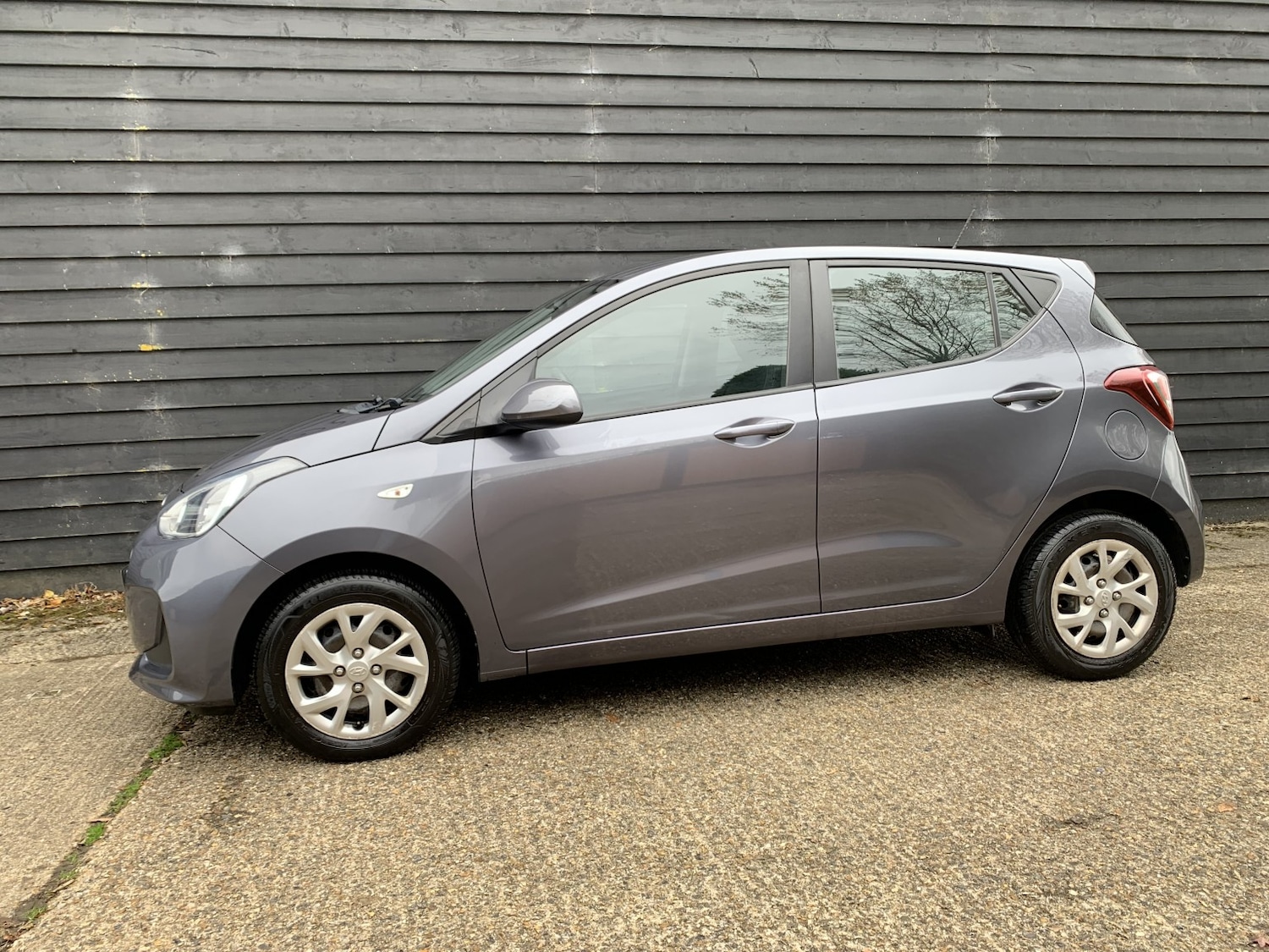 Used Hyundai i10 2018 for sale - 76246147: Photo 3