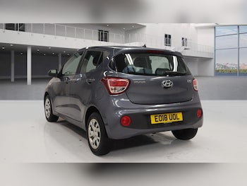 Used Hyundai i10 2018 for sale - 76246147: Photo 3