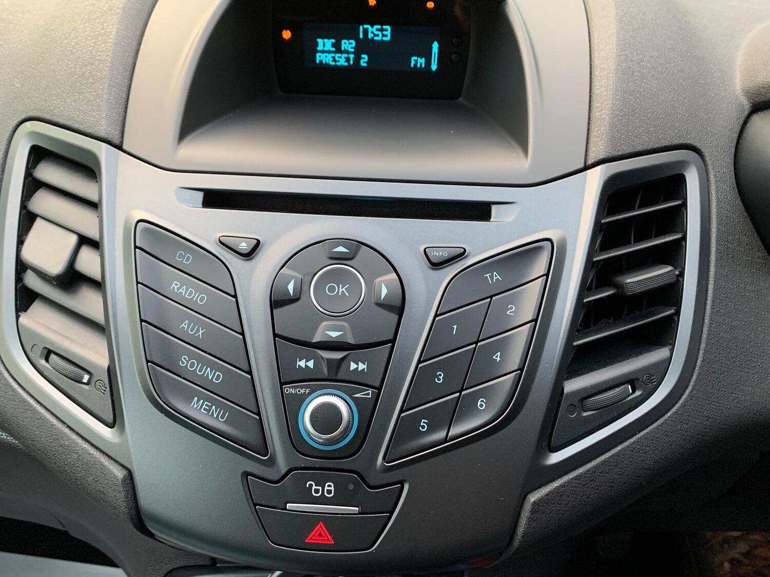 Used Ford Fiesta 2015 for sale - 76547874: Photo 28