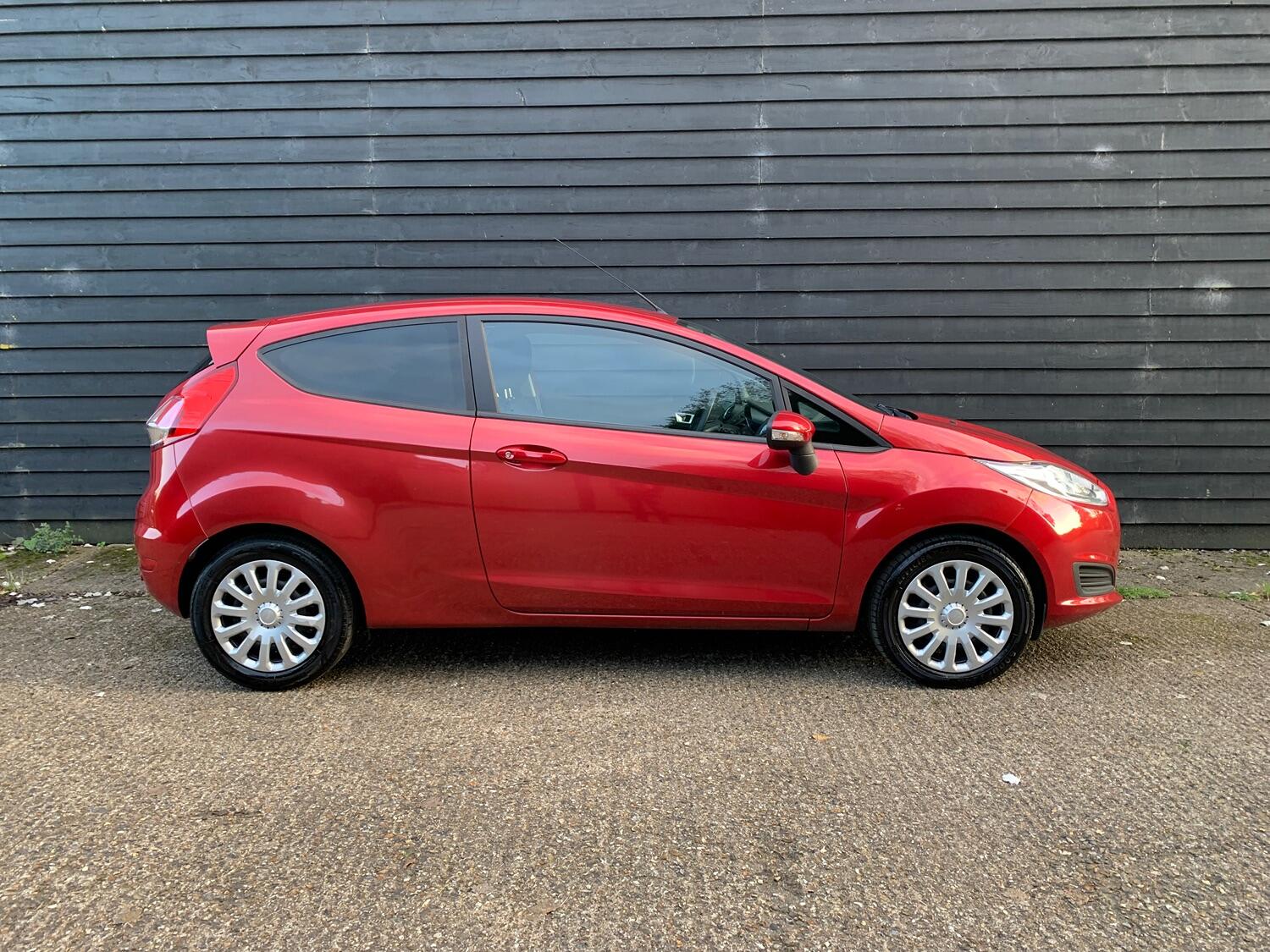 Used Ford Fiesta 2015 for sale - 76547874: Photo 3