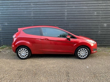 Used Ford Fiesta 2015 for sale - 76547874: Photo