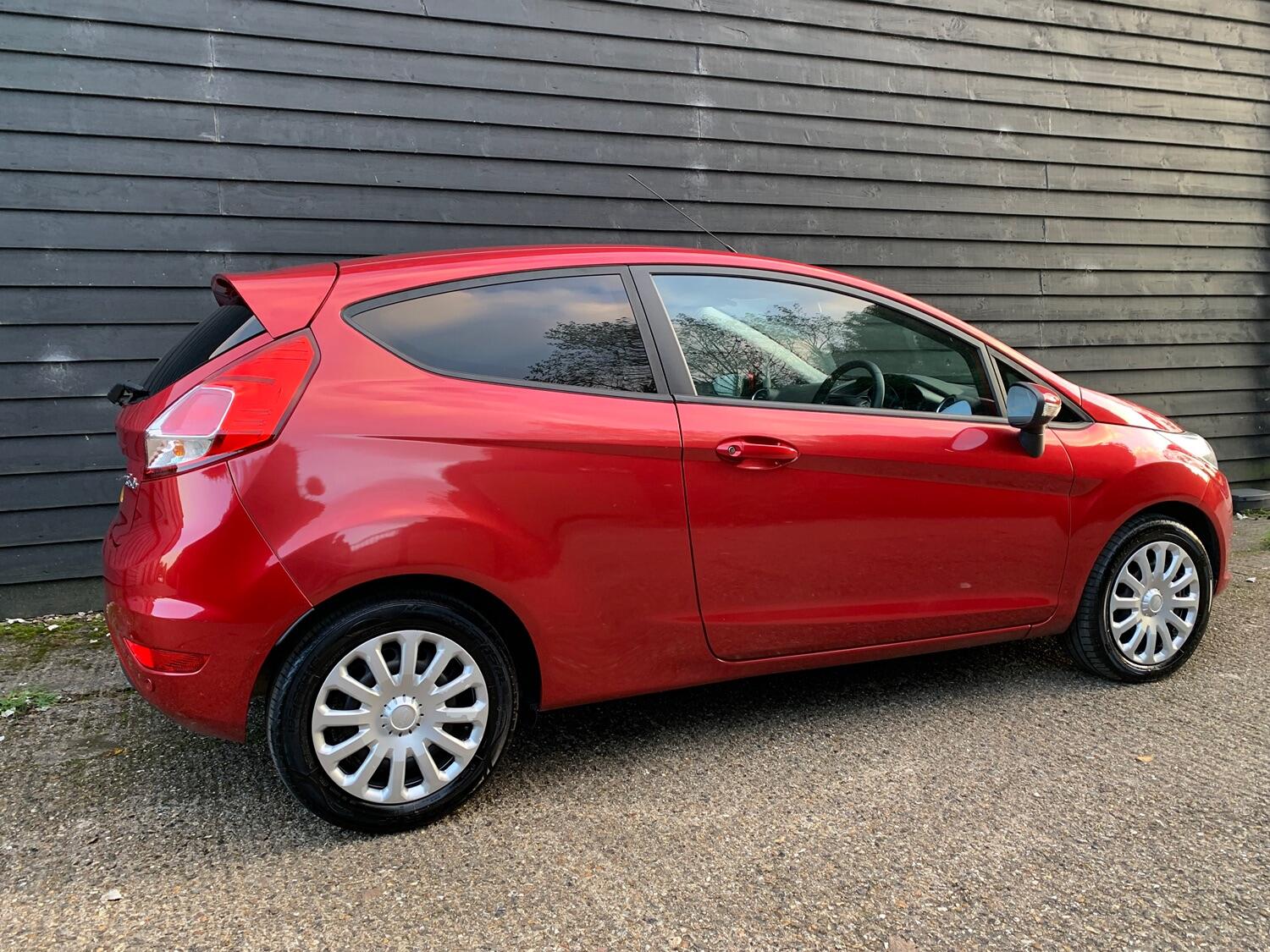 Used Ford Fiesta 2015 for sale - 76547874: Photo 4