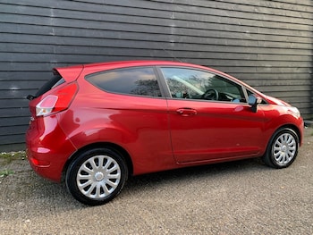 Used Ford Fiesta 2015 for sale - 76547874: Photo