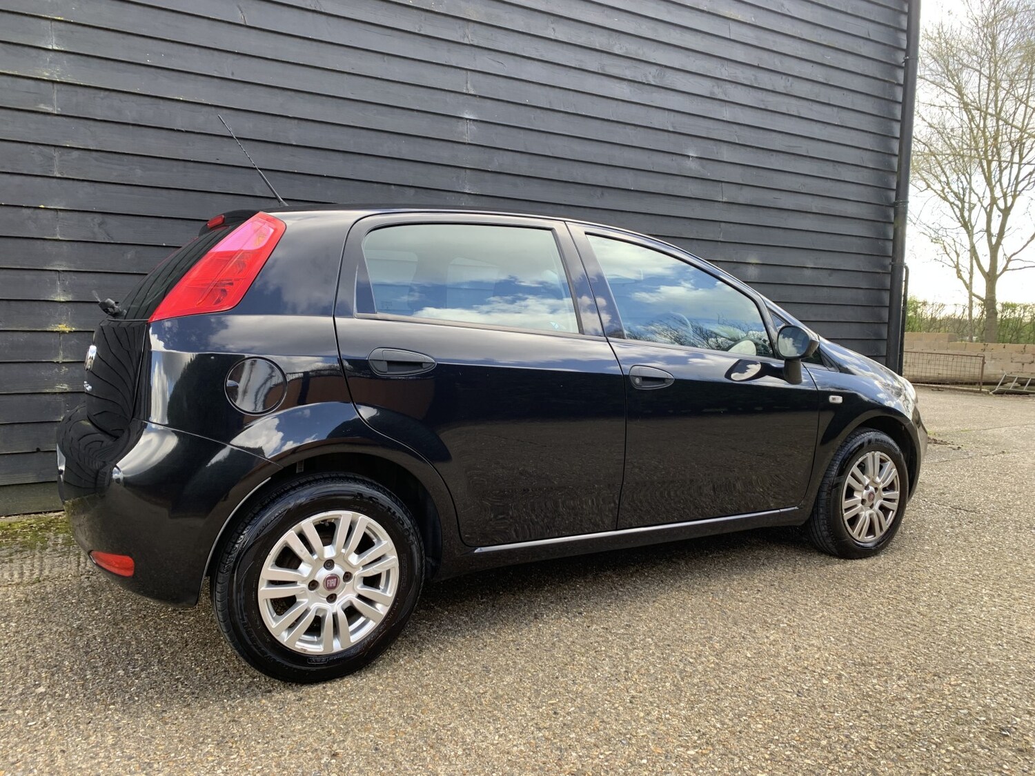 Used Fiat Punto 2017 for sale - 77906474: Photo 7